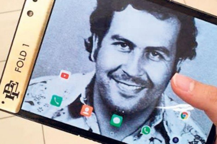 Брат Пабло Эскобара выпустил телефон с гибким экраном, чтобы разорить Apple. Обман этого года.