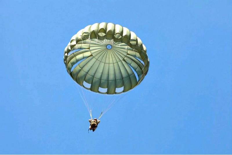 Как получить сертификат парашютиста? Что такое AFF? Как стать скайдайвером?